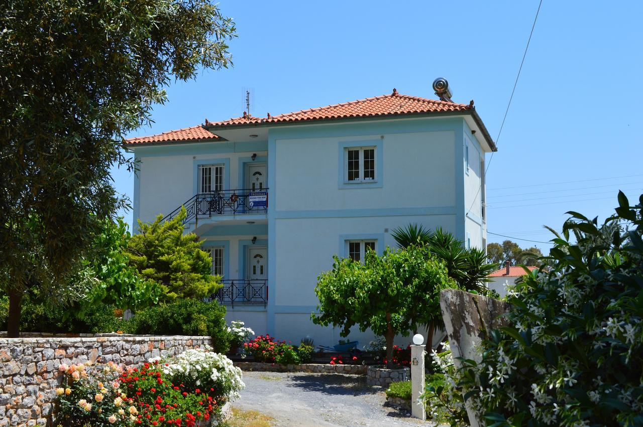 Amera - Troumpas Family Apartments Leonídion Exterior foto
